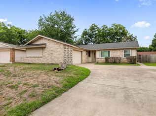 3918 Wind River Ct, Irving, TX 75062