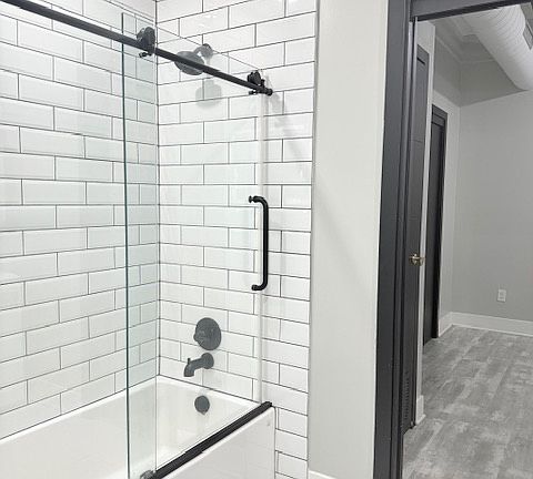 5th image of 221 S Ludlow St #504
