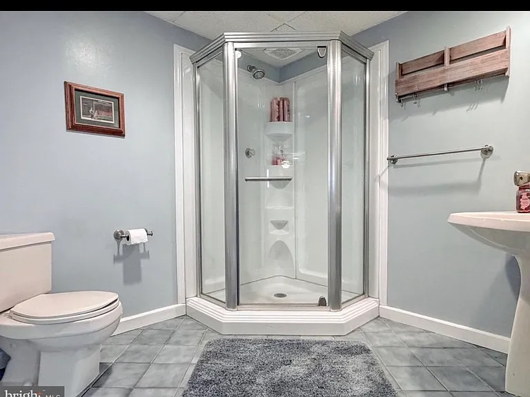 9486 Canary Dr — Photo 2