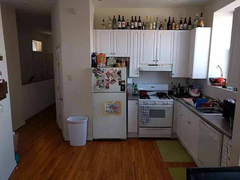 948 N Orleans St #303 — Photo 5
