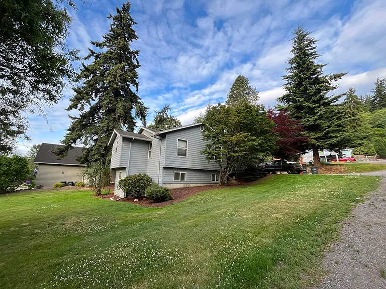 3320 Allen Ave — Photo 2