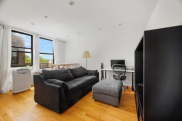 Rented by Compass | media 2