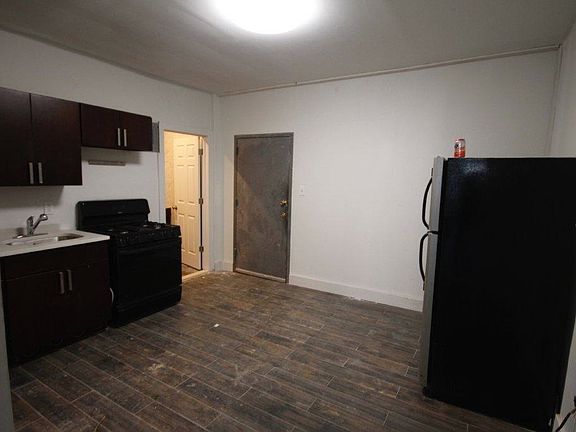 5th image of 318 Bedford Ave #2RUSH