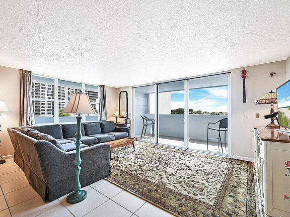 4th image of 3640 N Ocean Dr APT 427