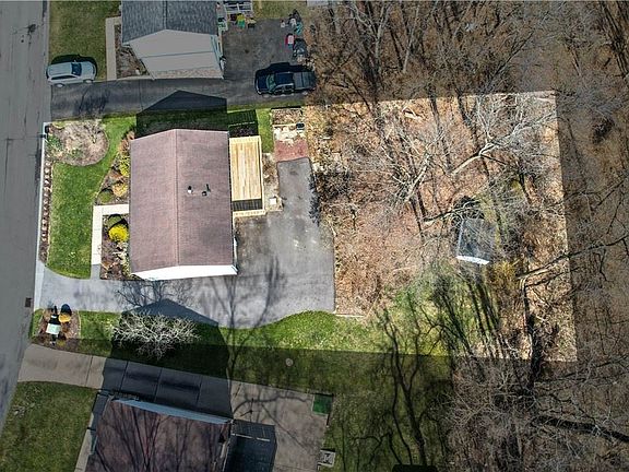 2nd image of 2640 Fox Chase Ct S