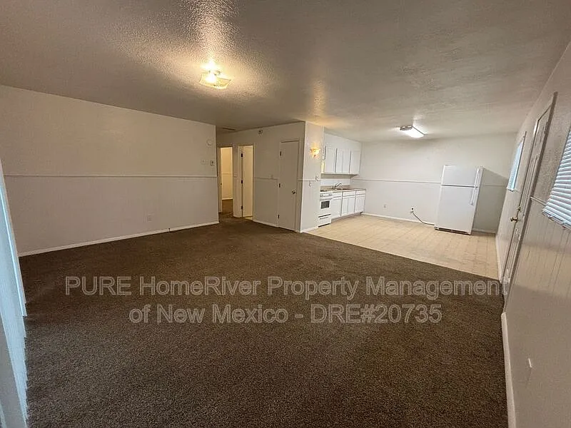 2 bed, 1.0 bath, 800 sqft, $800 — Photo 3