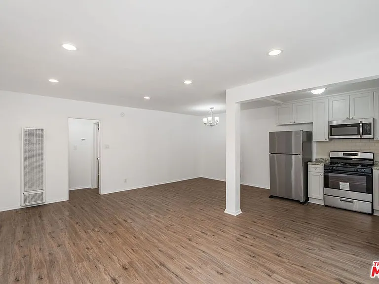 7550 Fountain Ave #2 — Photo 2