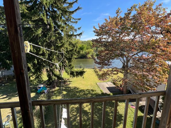 125 Hudson Ave APT 2