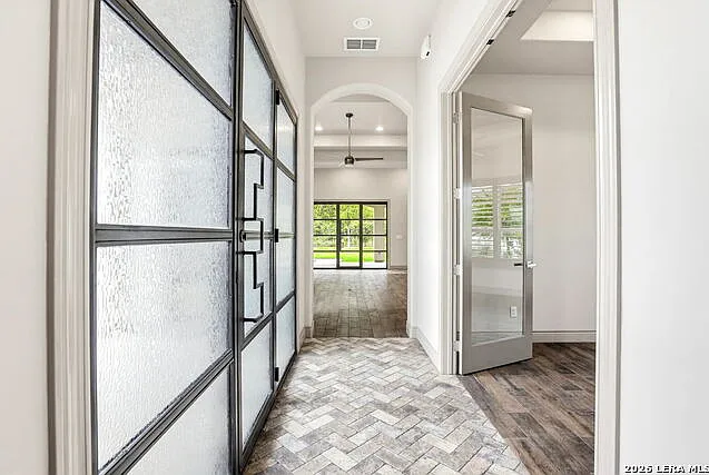 4 bed, 4.0 bath, 3457 sqft, $4,500 — Photo 3