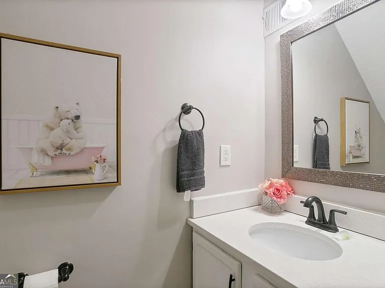 4523 Coopers Creek Cir SE — Photo 8