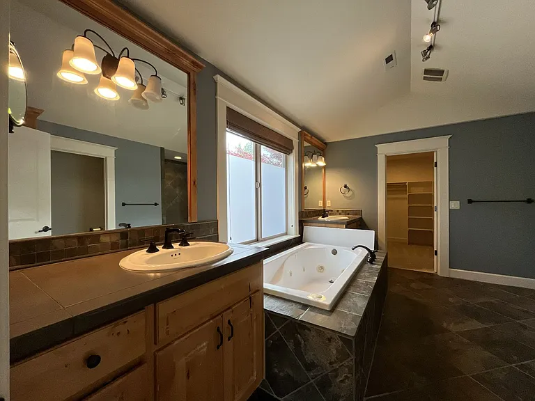 6435 McDuff Ct — Photo 46