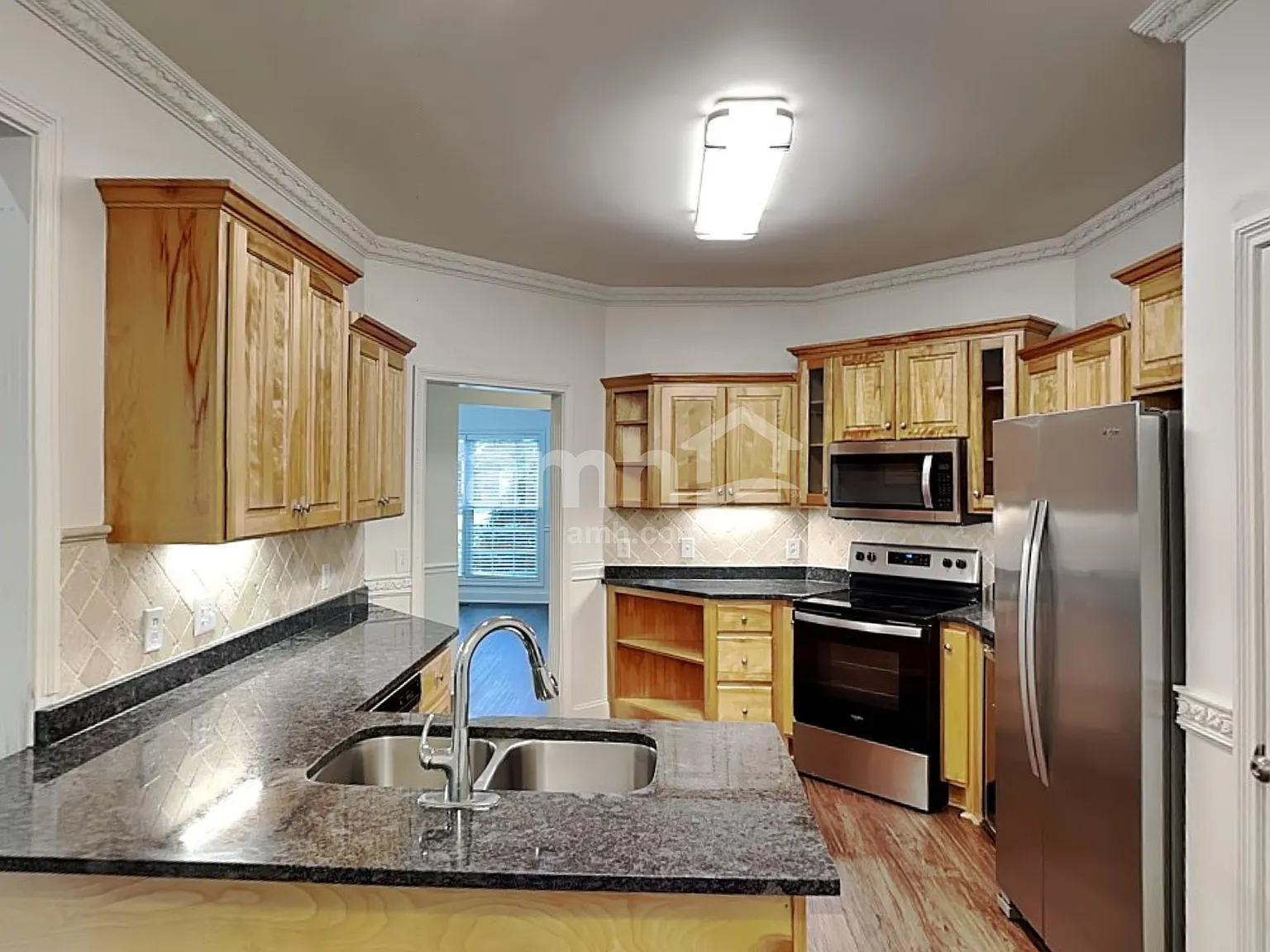 4 bed, 3.0 bath, 2808 sqft, $2,960 — Photo 3