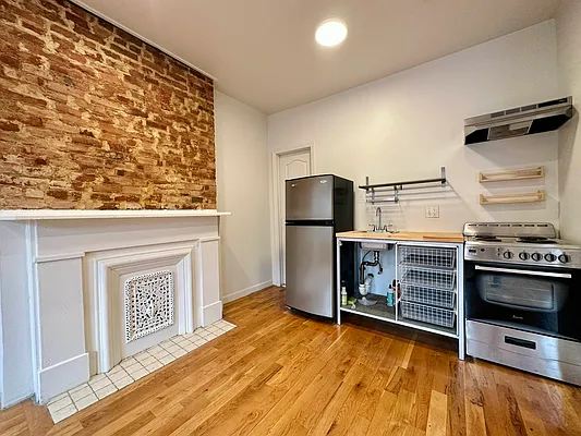 Rented by GROOME REALTY LLC | media 13