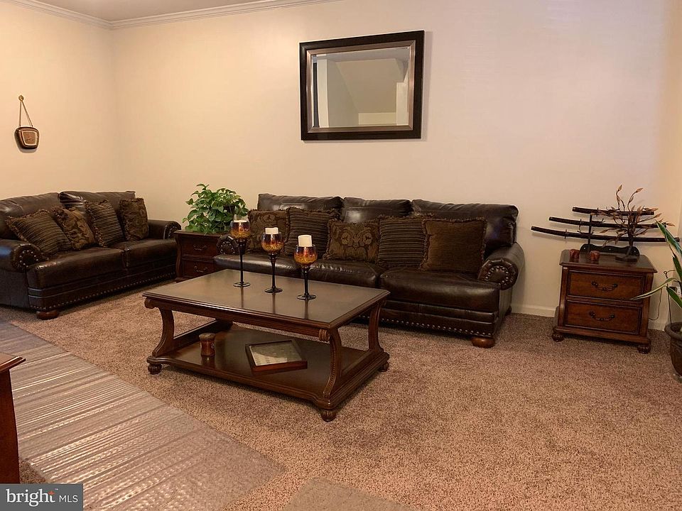 2nd image of 27 Riparian Ln