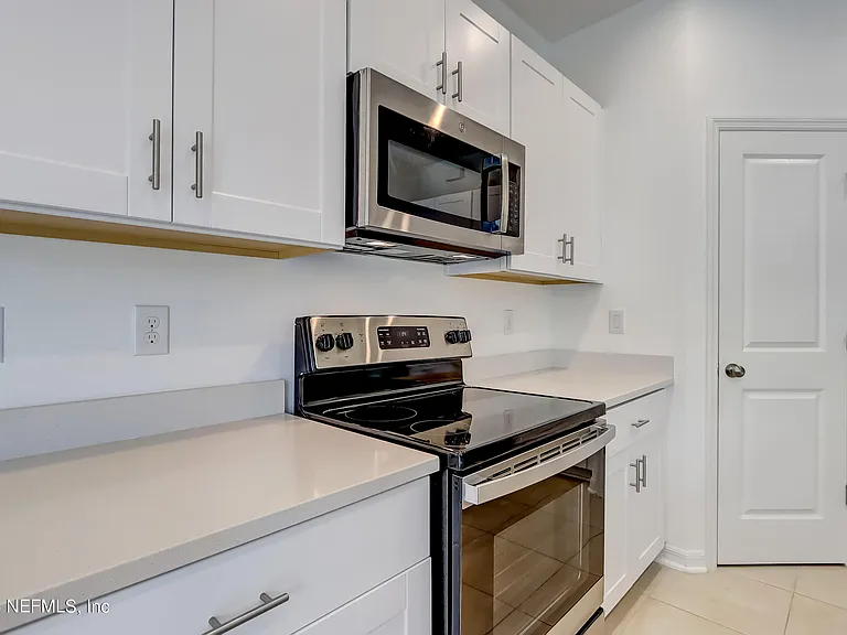 280 Anthony Dr — Photo 11
