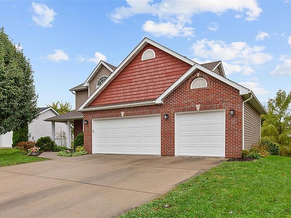 2nd image of 2751 Woodfield Dr