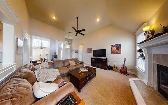 5th image of 4606 Hallbrook Dr