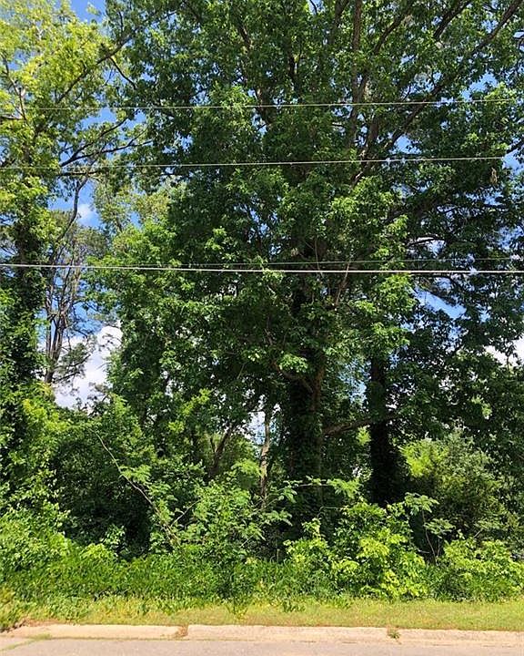2nd image of 1816 McGougan Rd