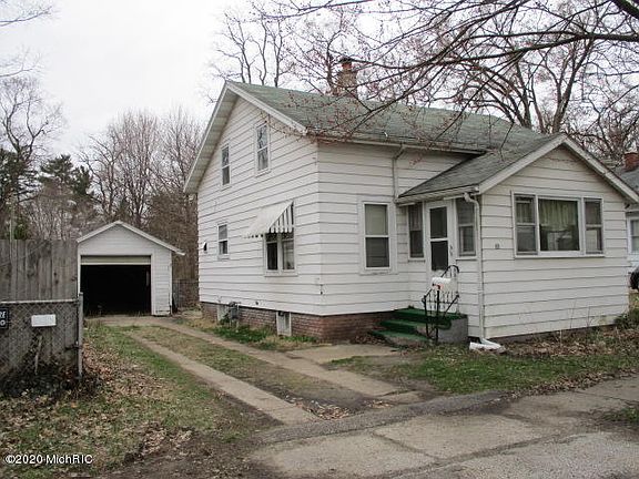 2nd image of 301 N Lowe St