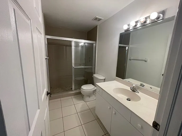 3637 Pine Oak Cir #105 — Photo 9