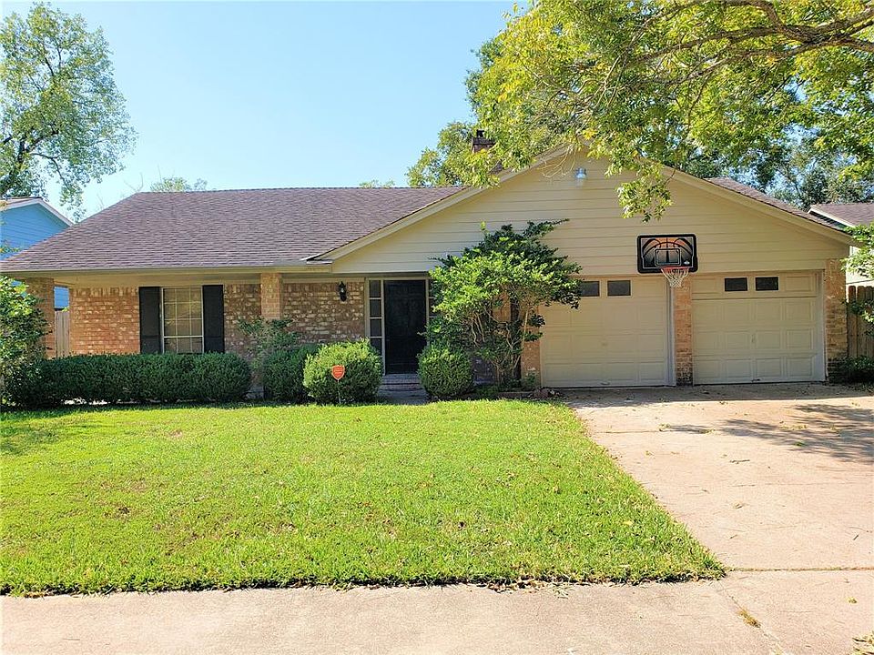 1st image of 15722 Boulder Oaks Dr