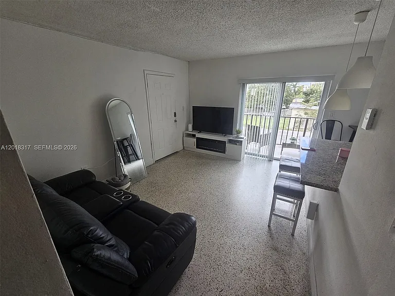 1241 NW 6th St #6 — Photo 5