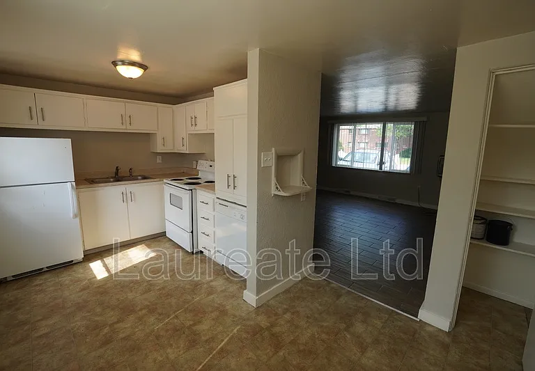 679 Miller Ct — Photo 4