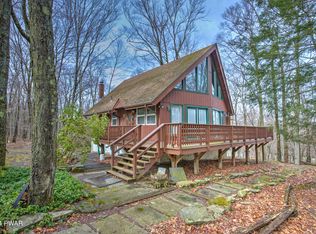 172 Tanglwood Dr, Greentown, PA 18426