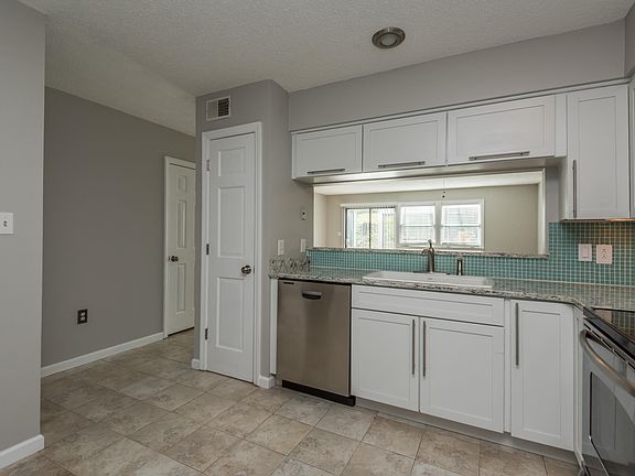 4th image of 449 Bramblewood Ln