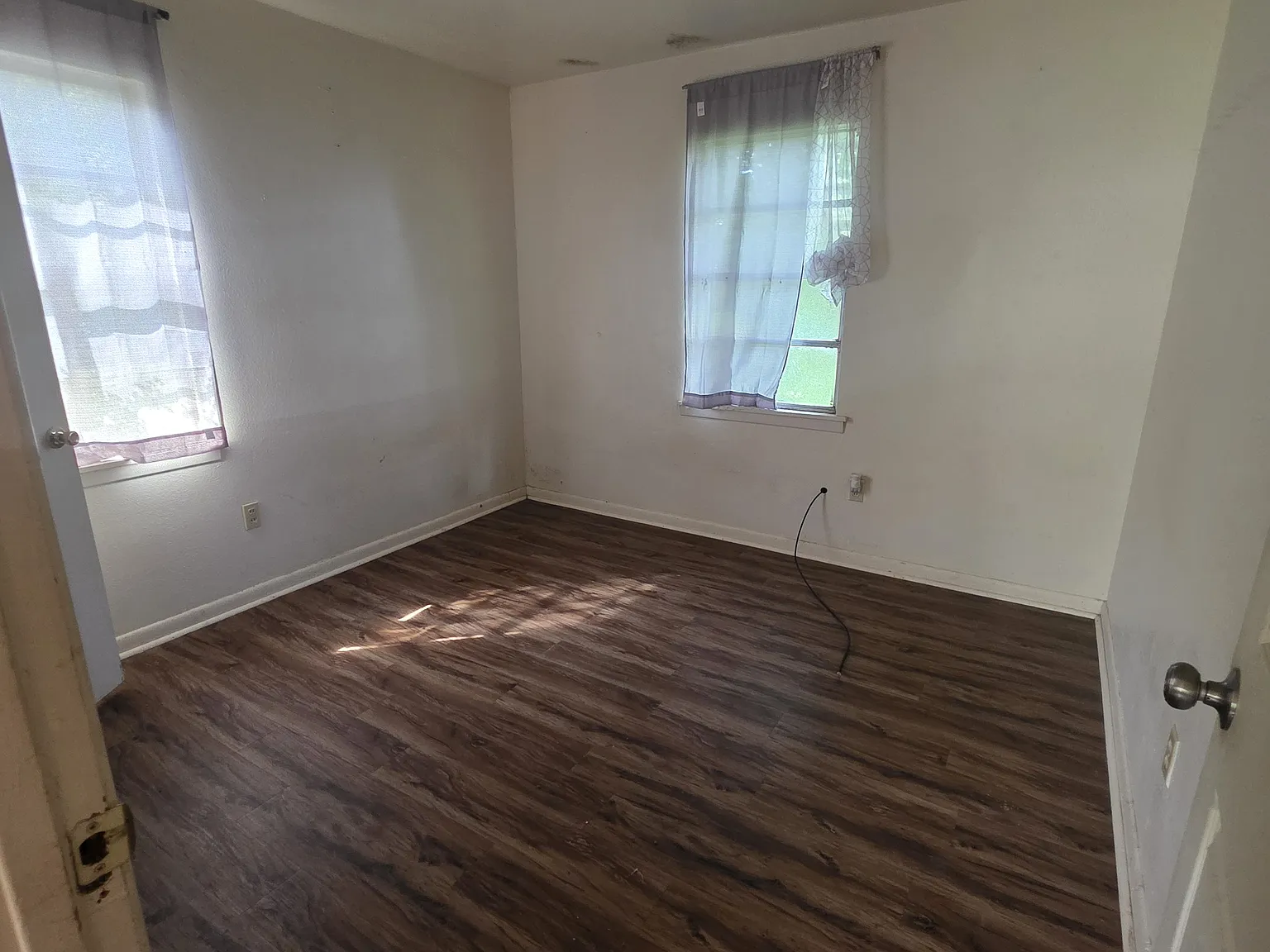 3 bed, 842 sqft, $1,100 — Photo 3