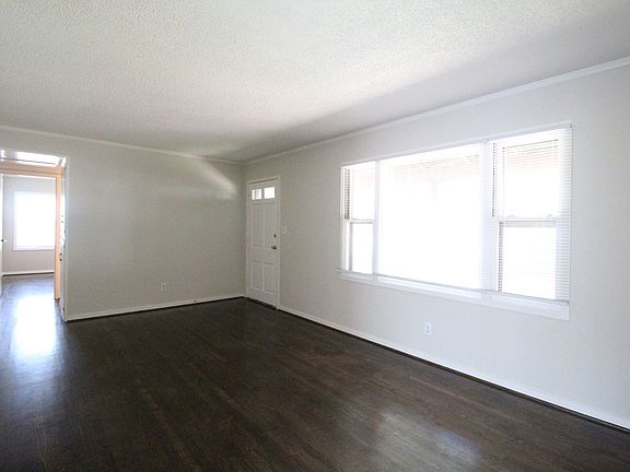 3rd image of 7127 Reeds Rd