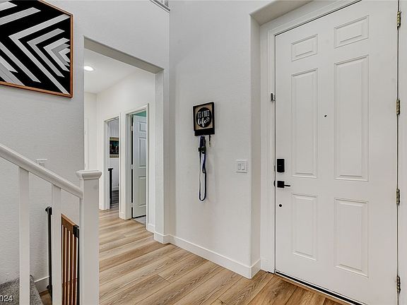 3rd image of 8076 Sunset Creek St