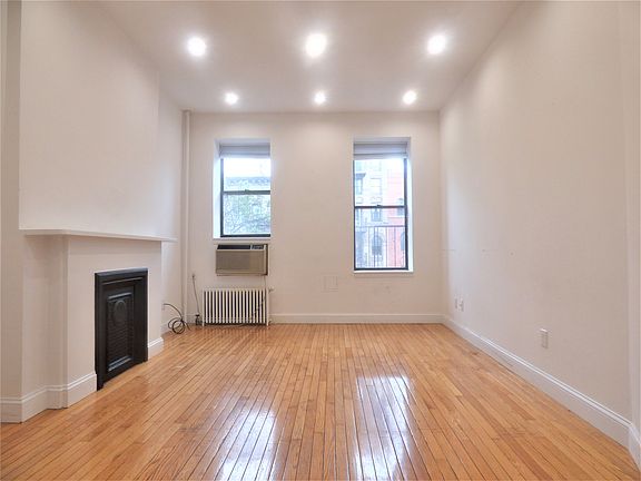 2nd image of 1733 2nd Ave APT 4C