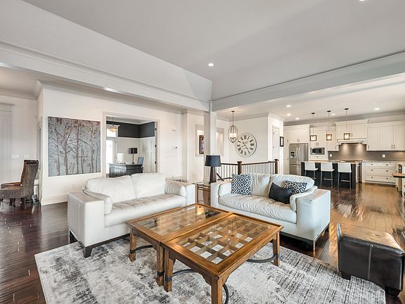 4th image of 35689 Goodbrand Dr #1