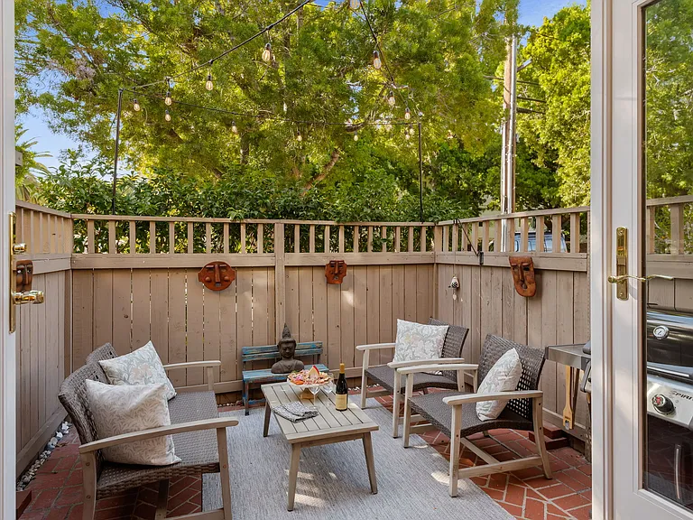 18 E Valerio St — Photo 11