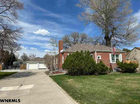 307 E 38th St, Scottsbluff, NE 69361