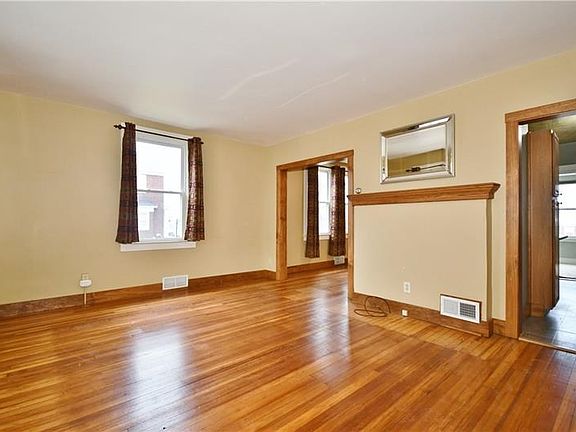 4th image of 3038 Vernon Ave