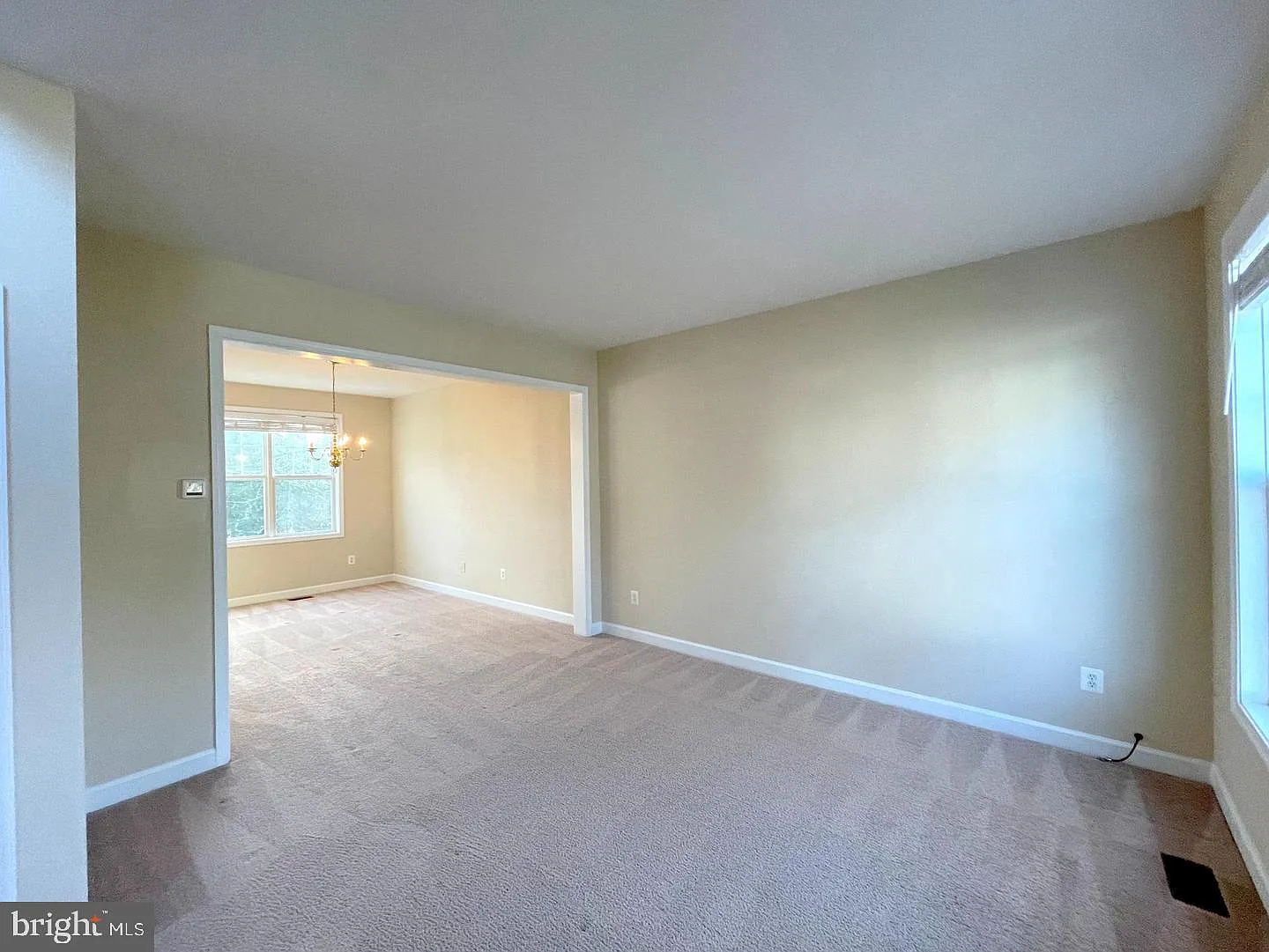 4 bed, 2.5 bath, 2262 sqft, $3,195 — Photo 4