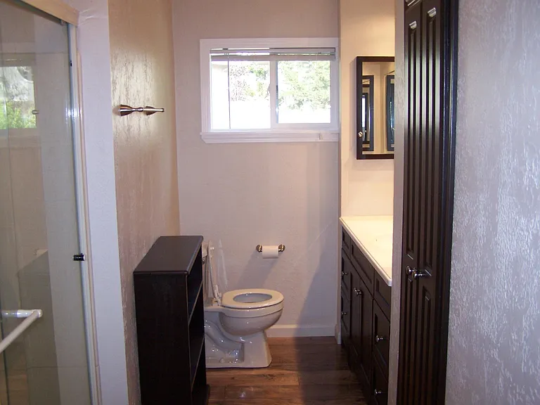 707 Crocker Ave — Photo 18