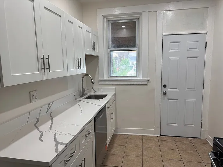 1651 Chislett St — Photo 9