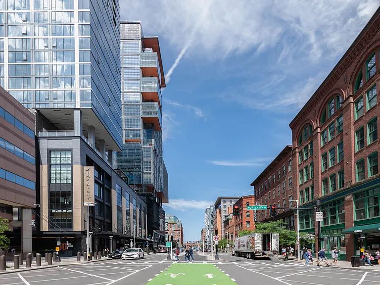Minutes away from Causeway Street and North Station.