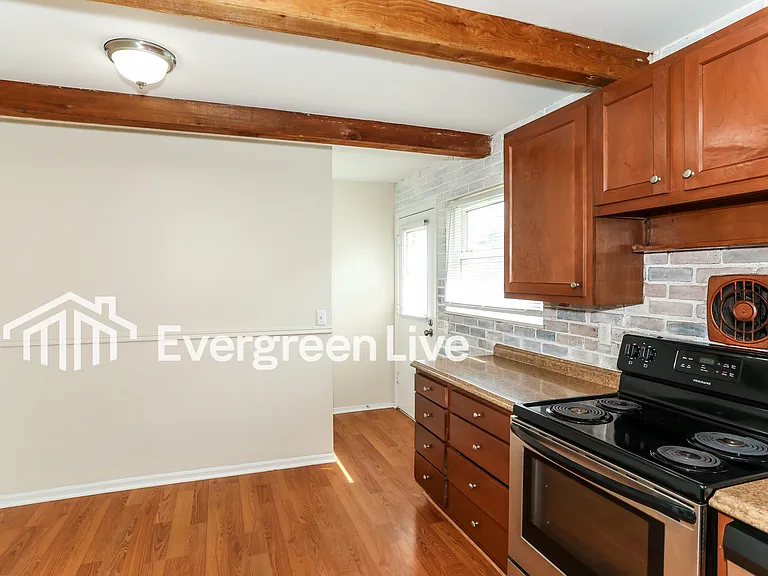 7043 Gracely Dr — Photo 6