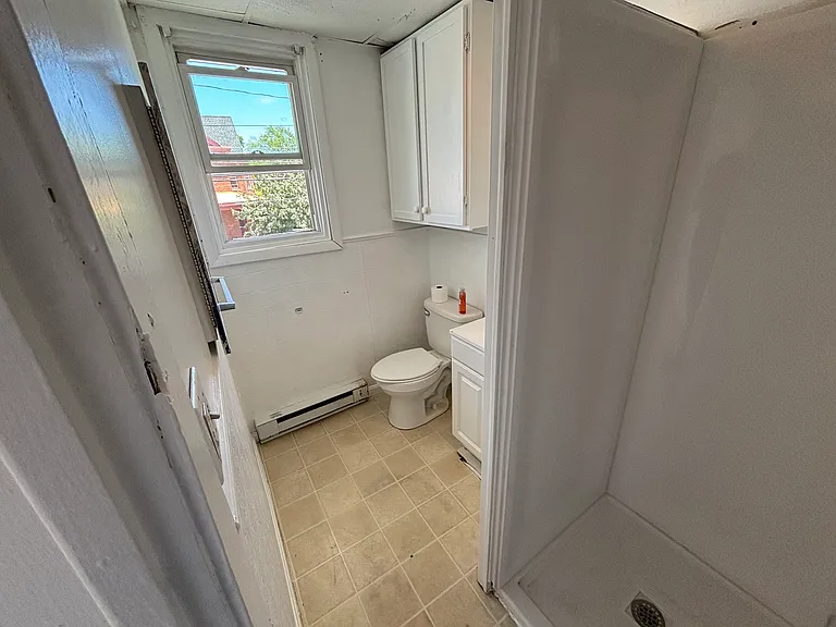 174 E Penn St #1/2 — Photo 4