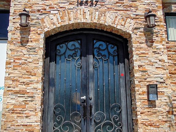 2nd image of 14537 Archwood St #310