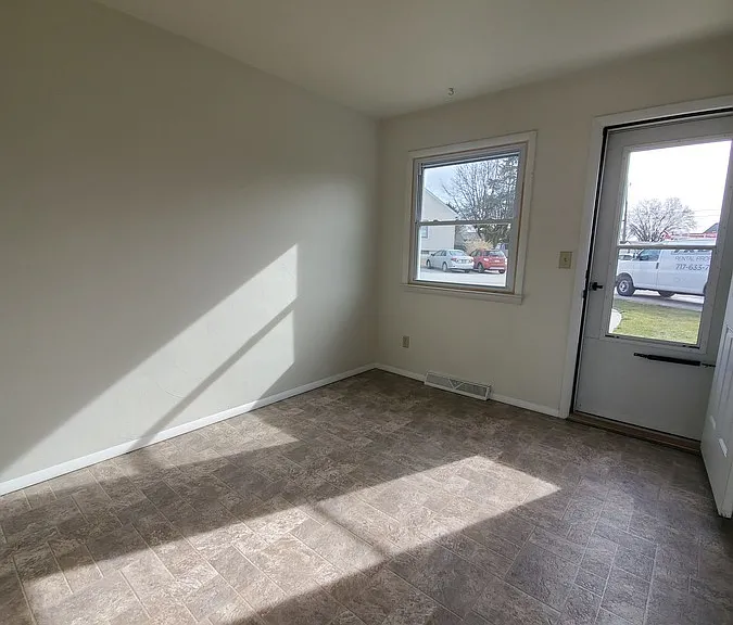301 Juniper Ln #301 — Photo 2