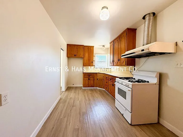 12911 Whitewood Ave — Photo 9
