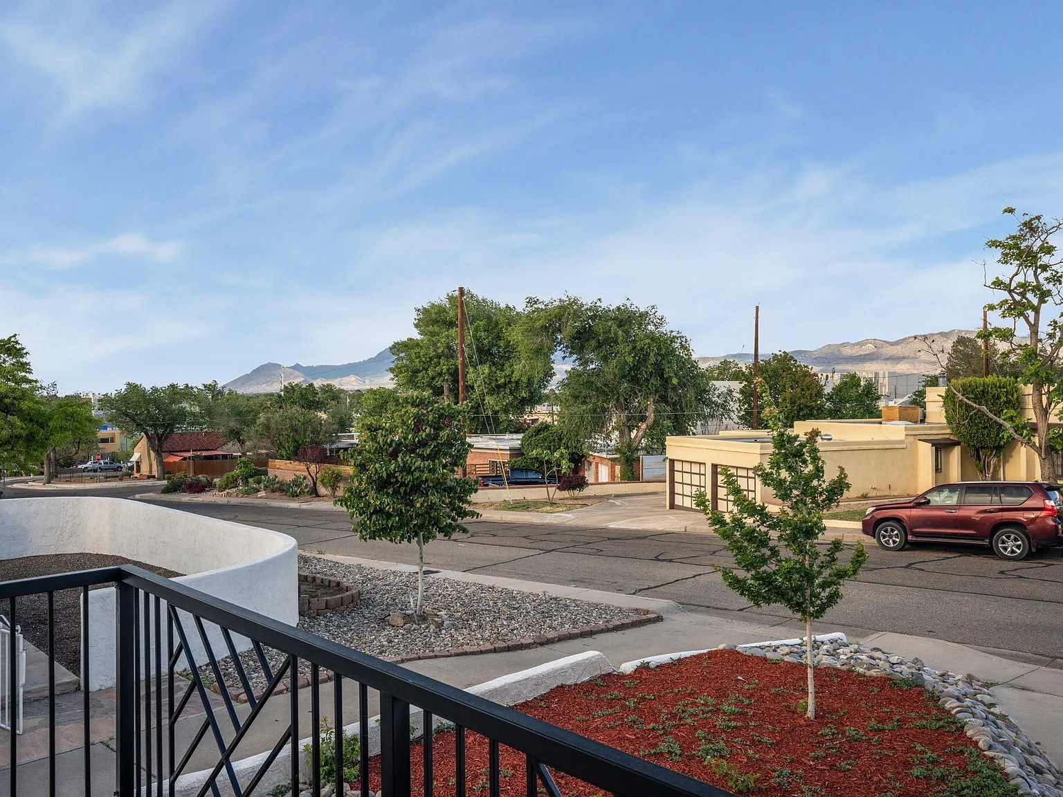 4 bed, 3.0 bath, 1993 sqft, $3,500 — Photo 4