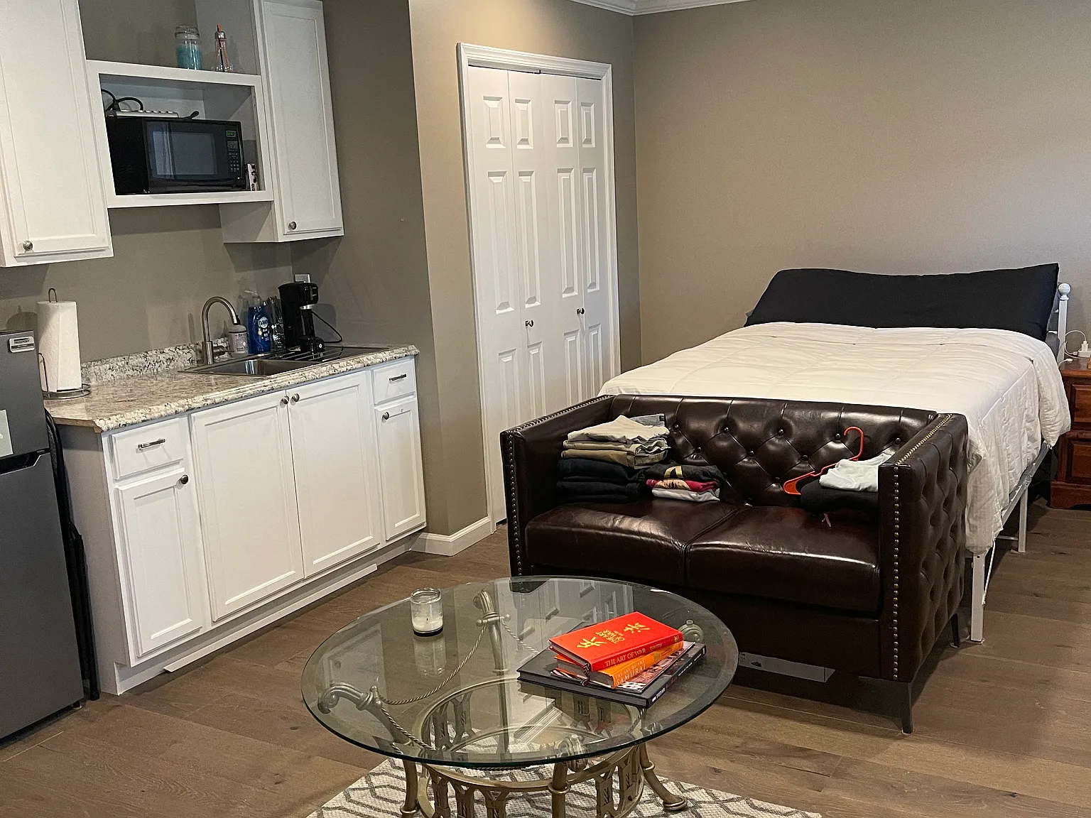 Studio, 700 sqft, $1,700 — Photo 3