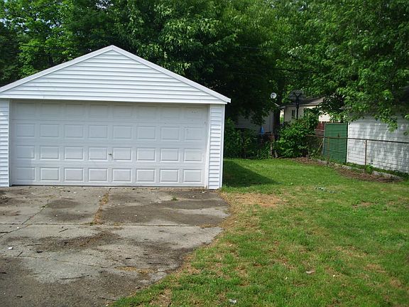 4th image of 1605 E Harry Ave