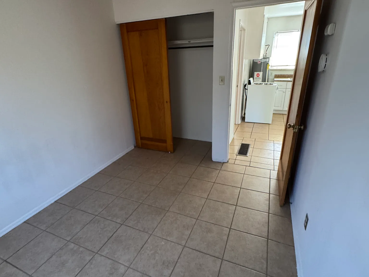 1 bed, 600 sqft, $1,000 — Photo 2